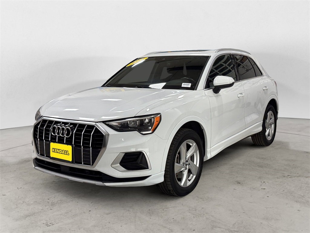2019 Audi Q3 Premium's photo