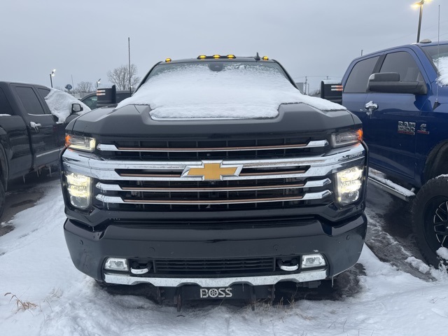 2020 Chevrolet Silverado 3500HD High Country photo 2