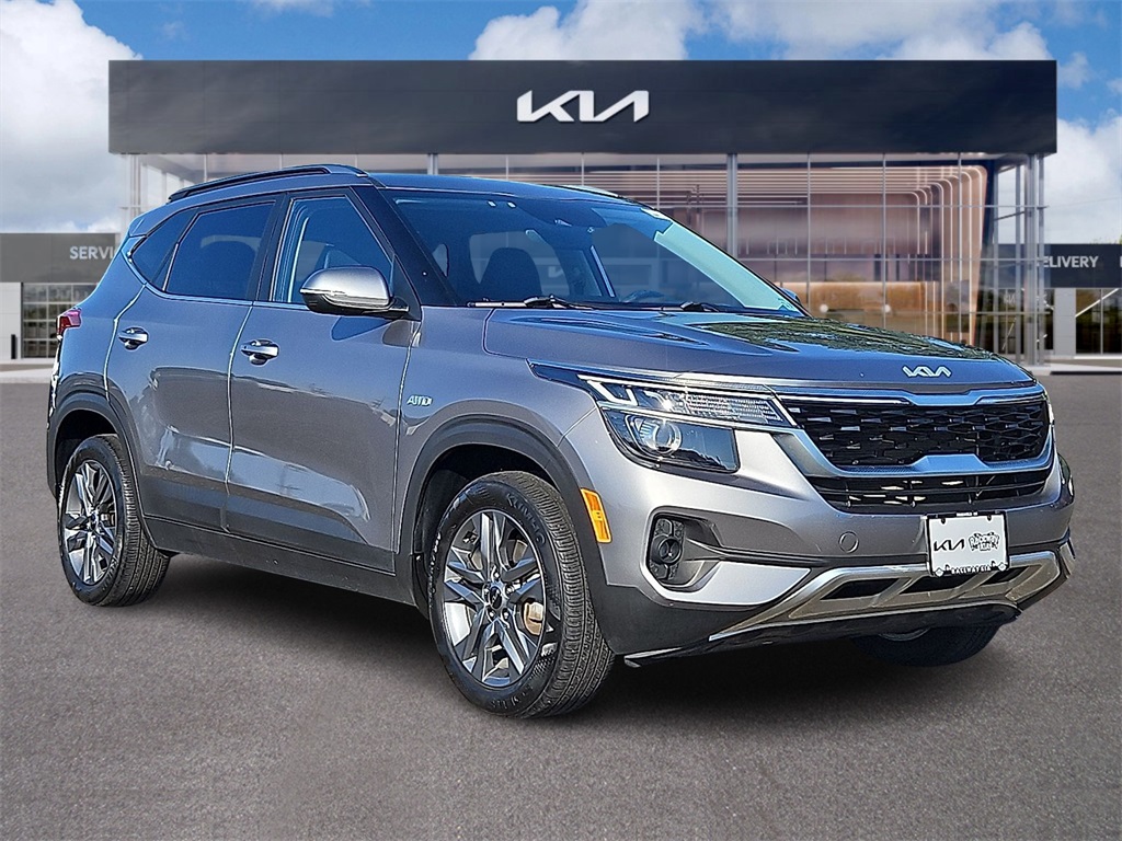 2022 Kia Seltos S's photo