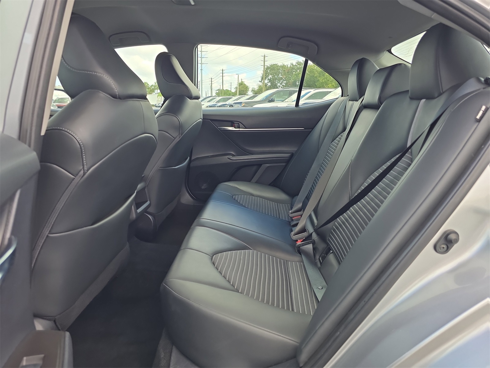 2023 Toyota Camry SE photo 14
