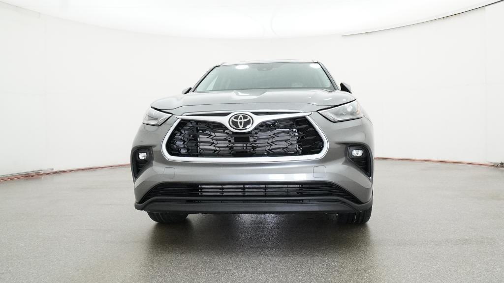 2026 Toyota Highlander XLE photo 3