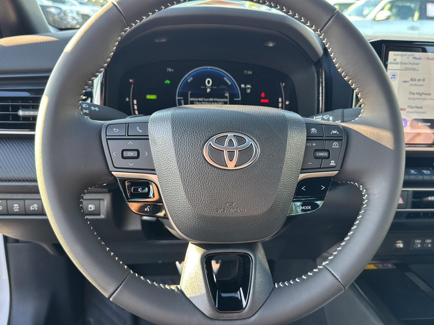 2025 Toyota Camry SE photo 17