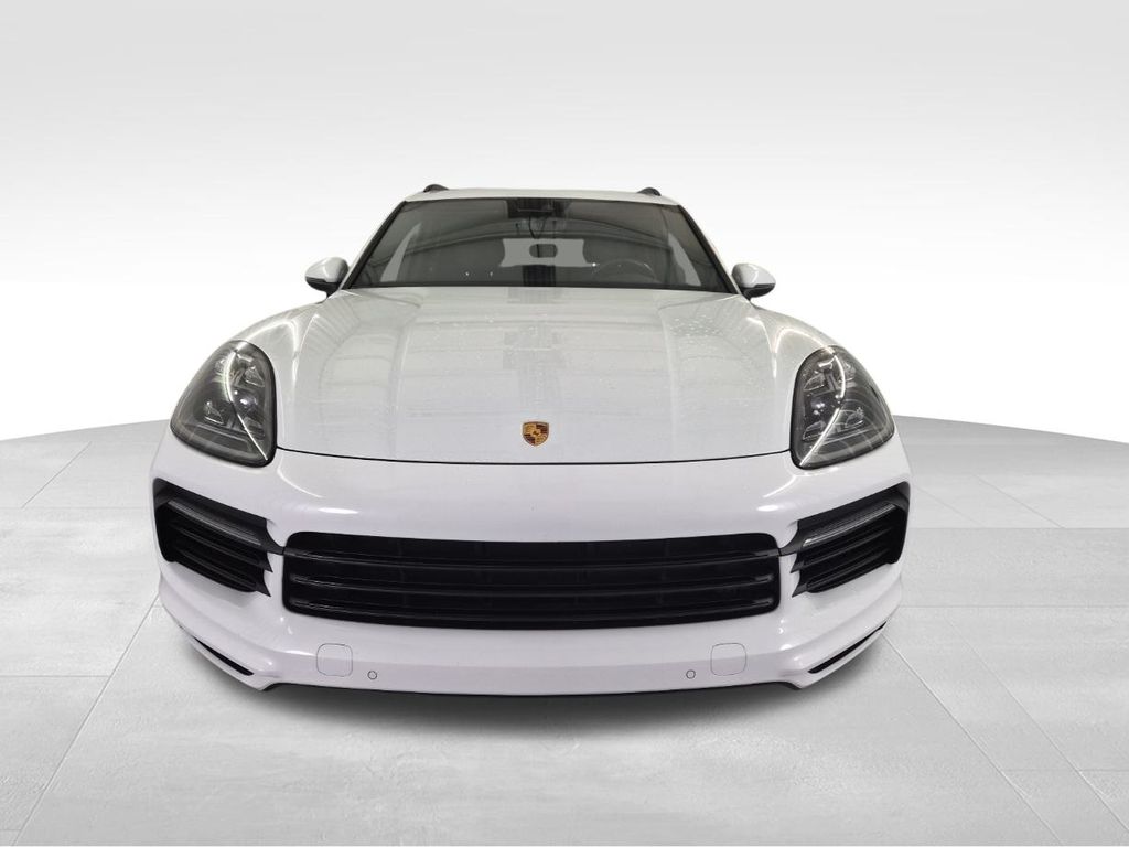 2022 Porsche Cayenne S photo 2