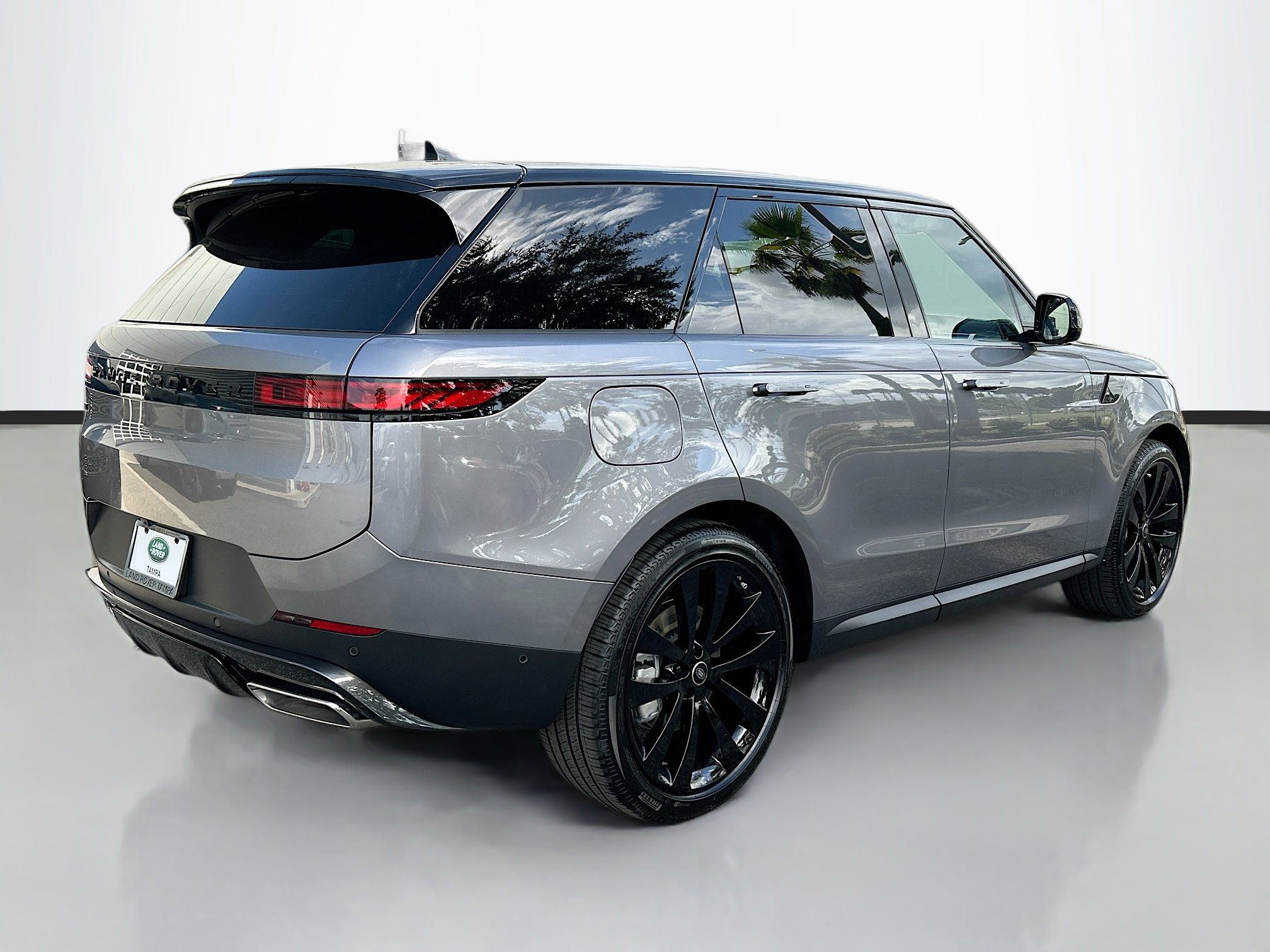 2025 Land Rover Range Rover Sport SE photo 4