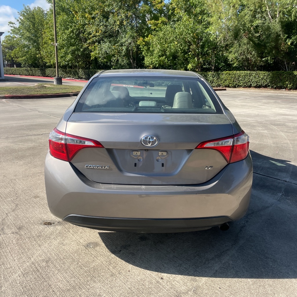 2014 Toyota Corolla LE photo 2