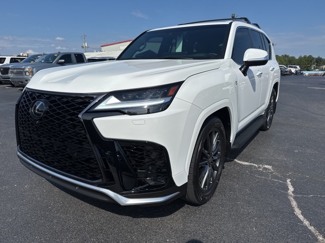 2024 Lexus LX 600 F SPORT photo 3