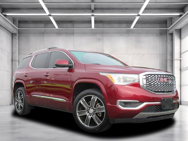 2017 GMC Acadia Denali's photo