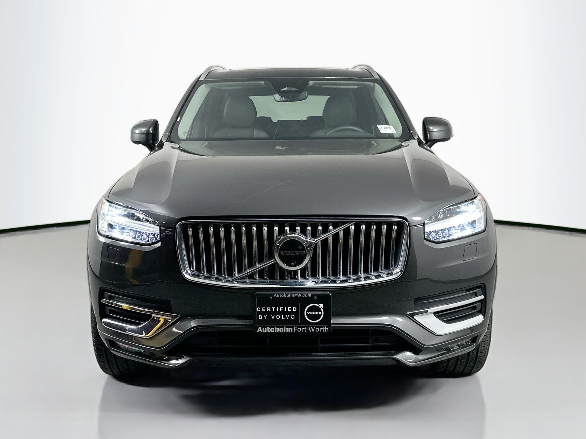 2024 Volvo XC90 B5 Plus AWD photo 2