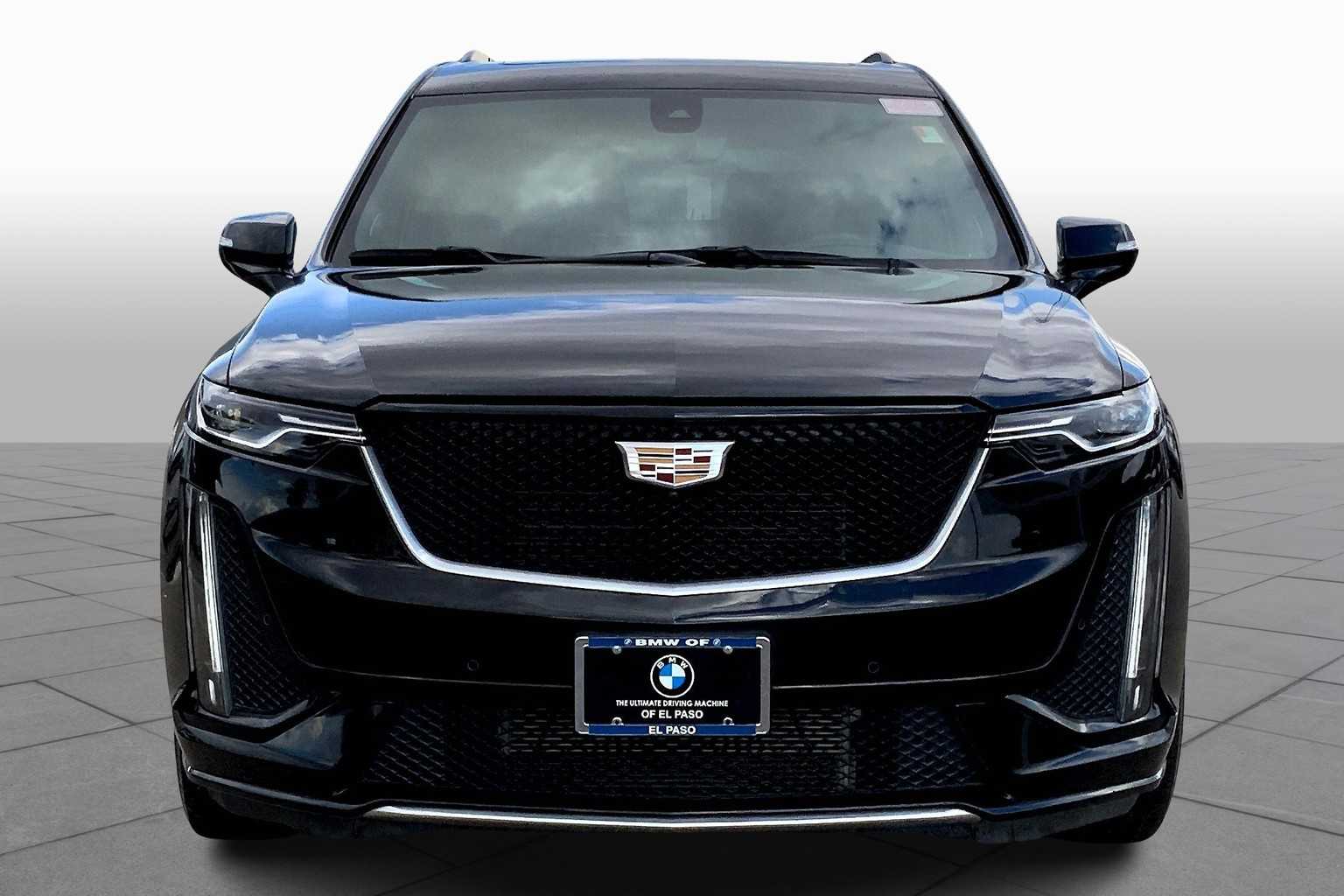 2023 Cadillac XT6 Sport photo 3