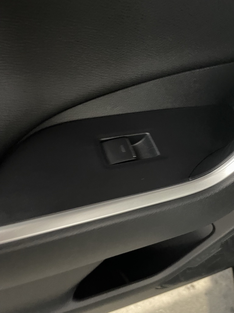 2025 Toyota RAV4 Hybrid XSE photo 26