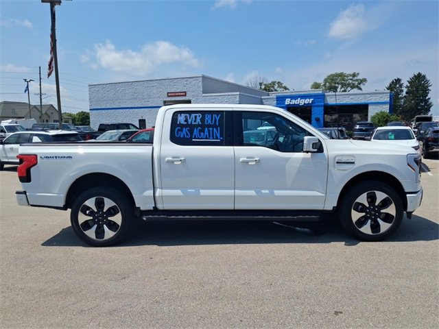 2023 Ford F-150 Lightning photo 2