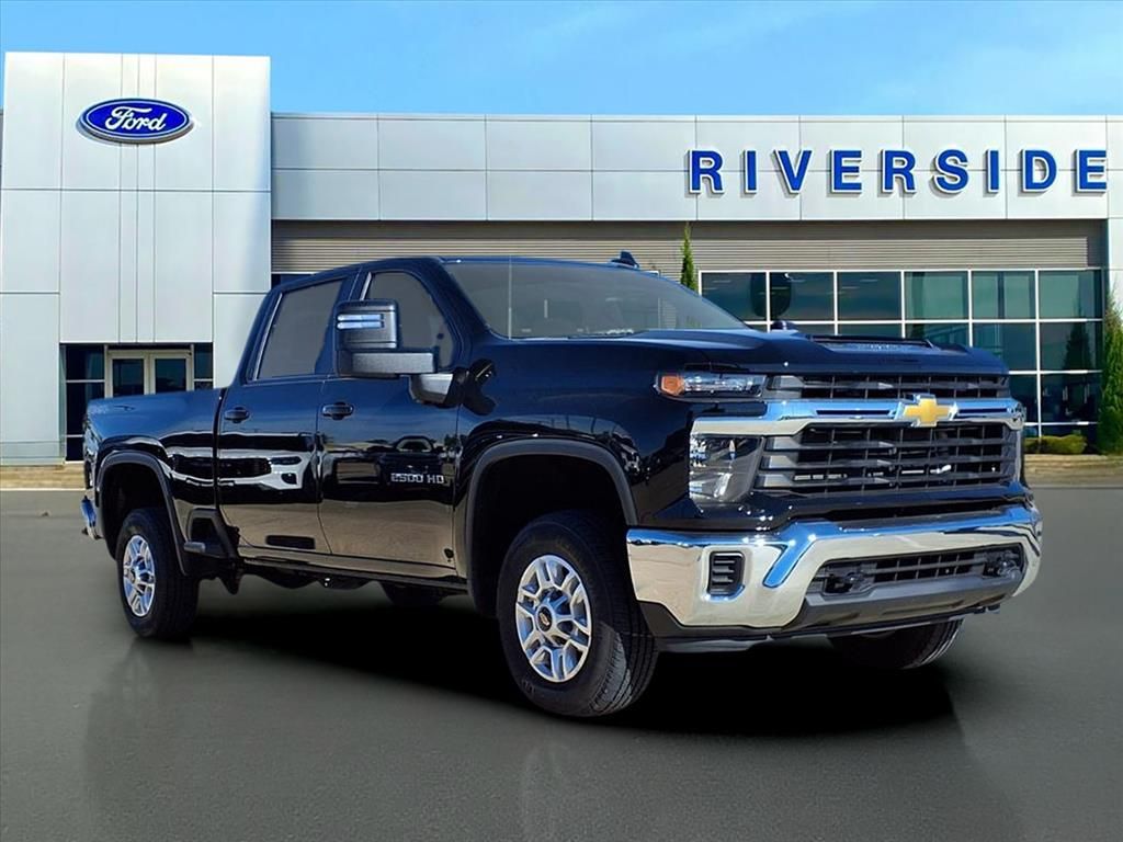 2024 Chevrolet Silverado 2500HD LT's photo