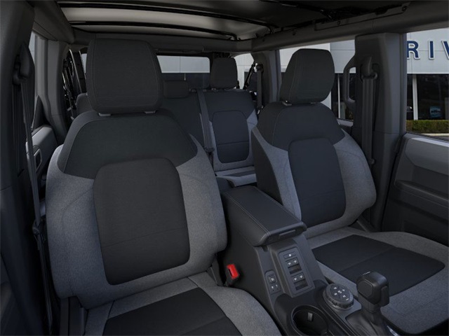 2025 Ford Bronco Base photo 9