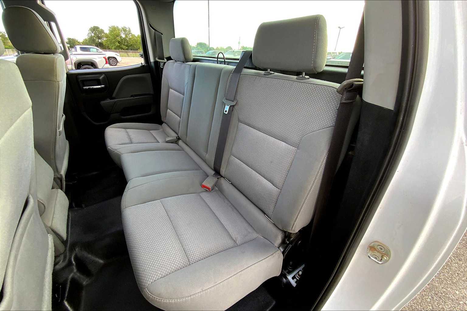 2017 Gmc Sierra Base photo 19