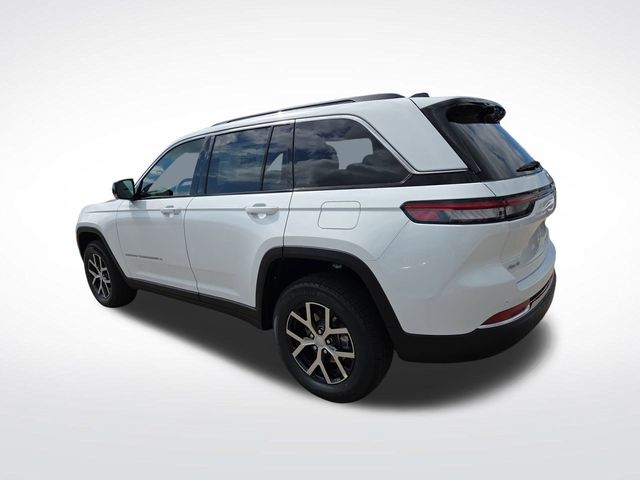2025 Jeep Grand Cherokee Limited photo 2