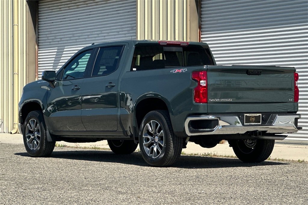2025 Chevrolet Silverado 1500 LT photo 4