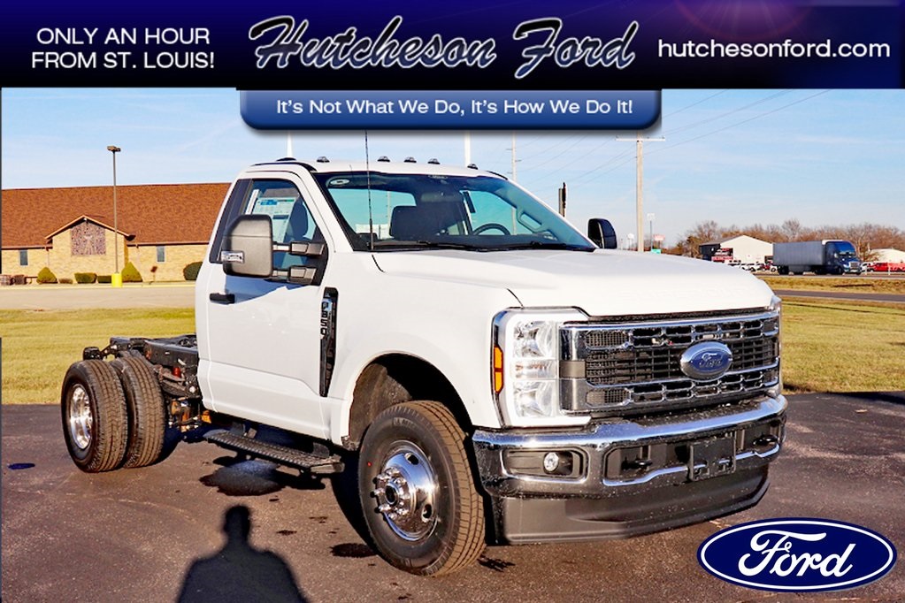 2026 Ford F-350 Super Duty Chassis Cab XL's photo