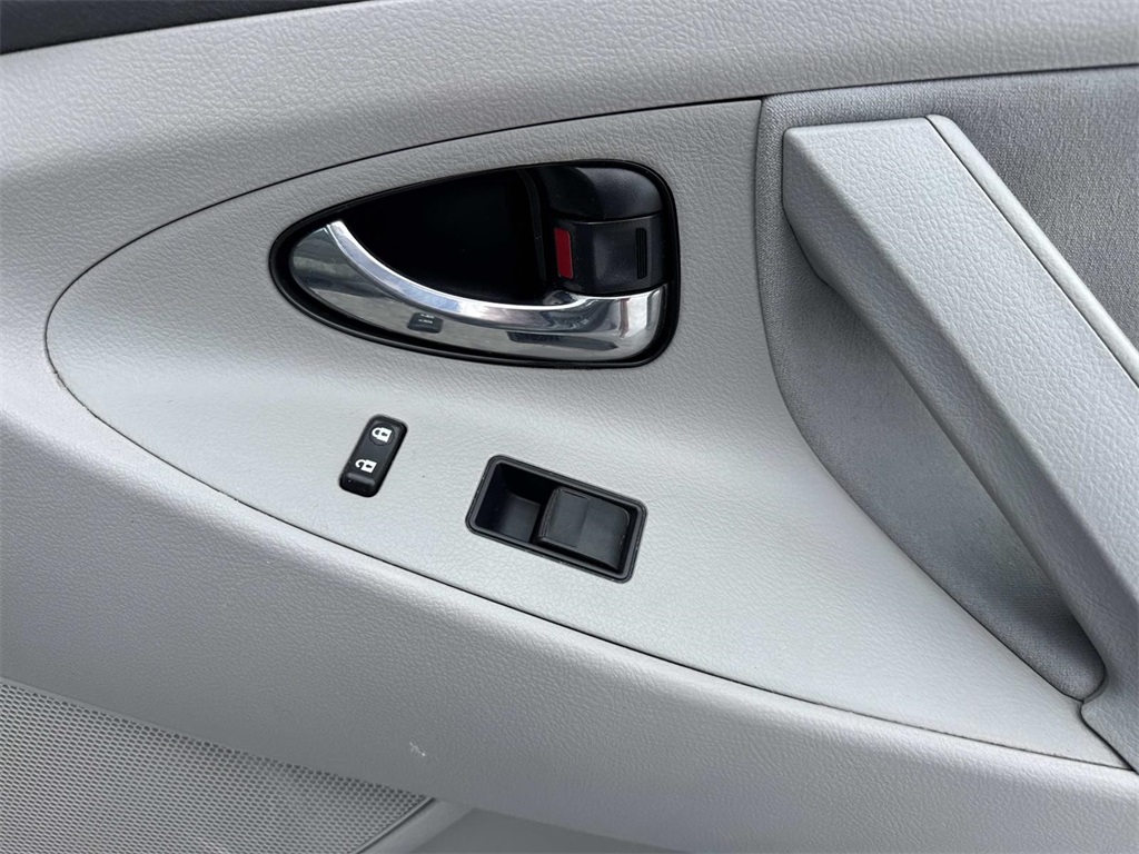 2008 Toyota Camry LE photo 11