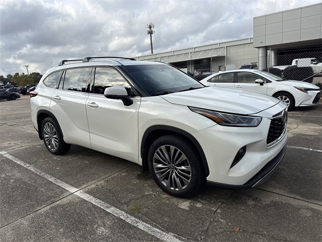 2021 Toyota Highlander Platinum's photo