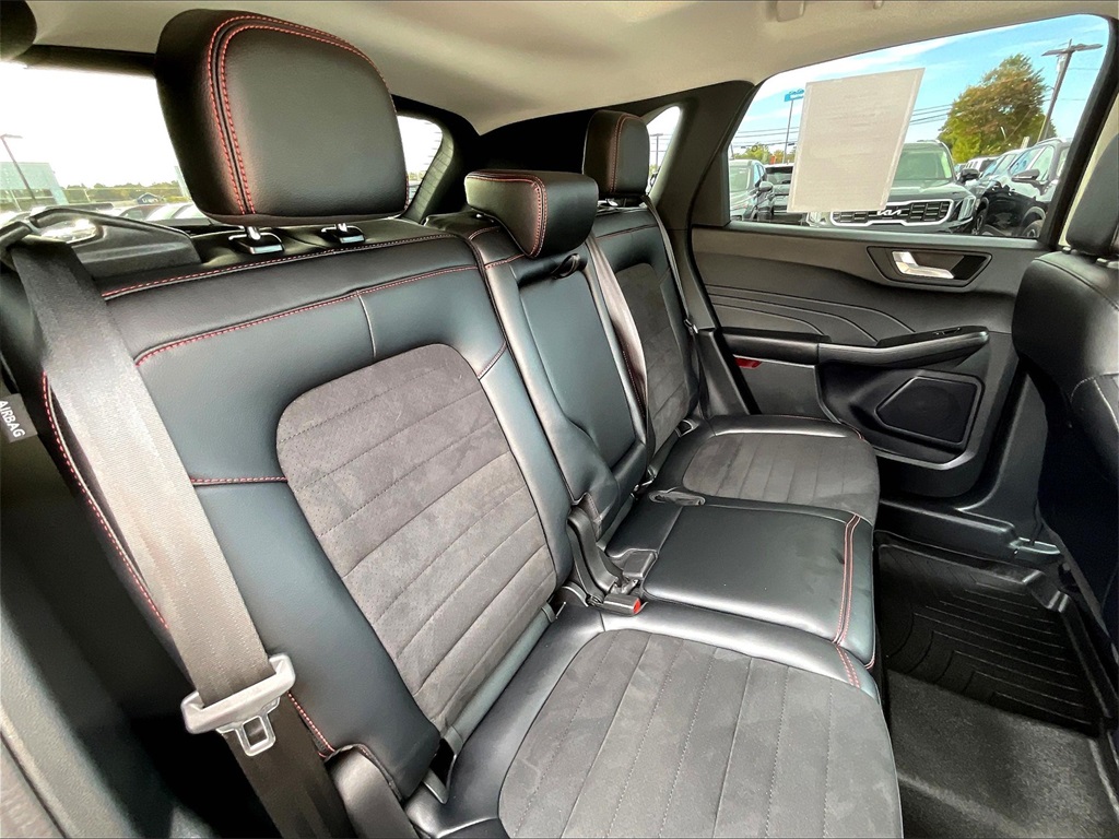 2022 Ford Escape SEL photo 13