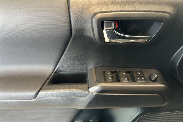 2019 Toyota Tacoma SR5 photo 10
