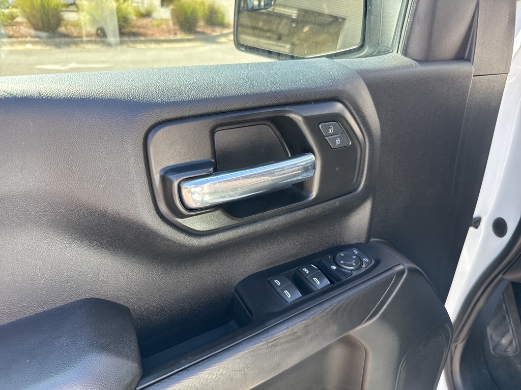 2022 Chevrolet Silverado 1500 Custom photo 11