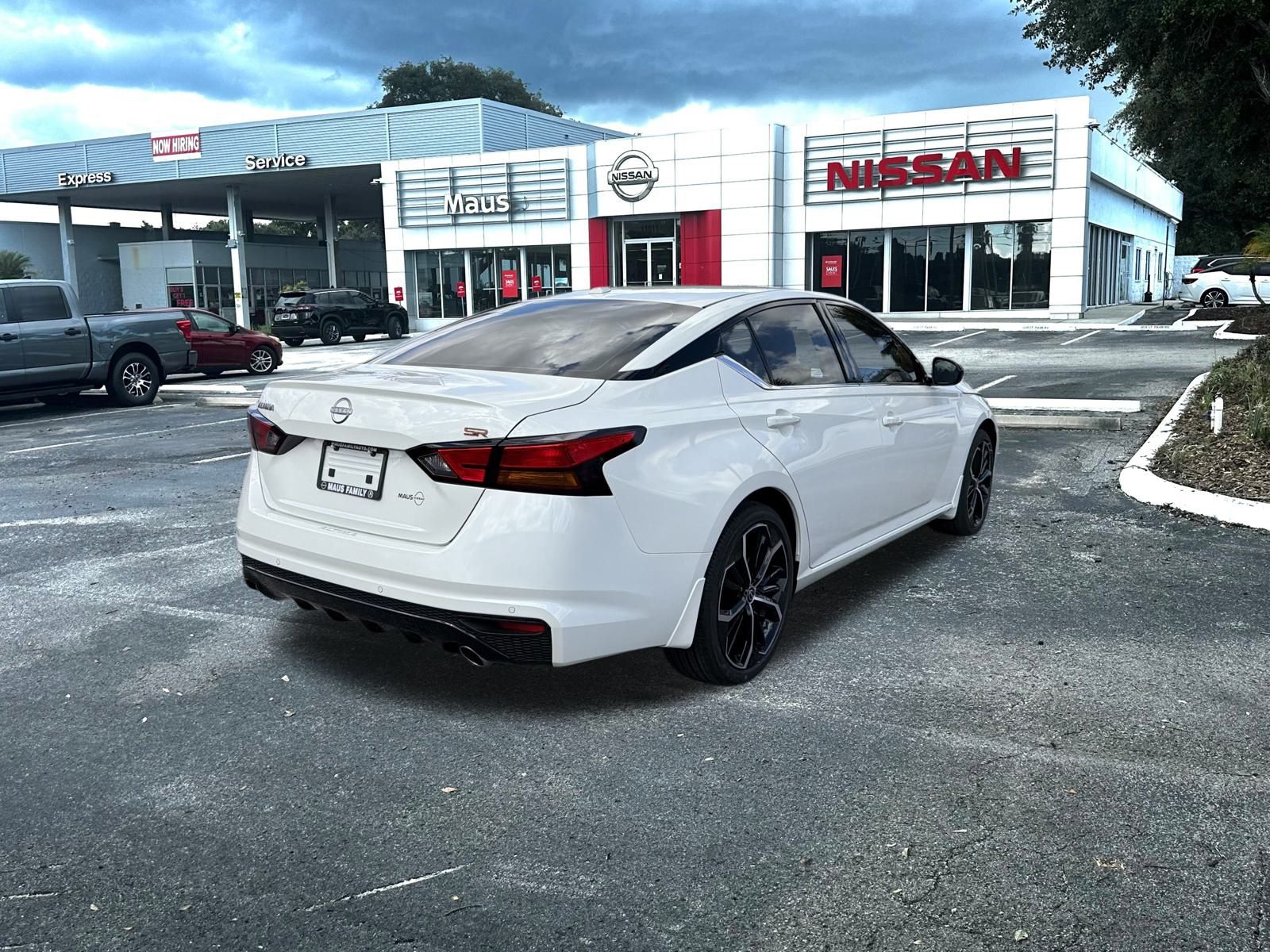 2025 Nissan Altima 2.5 SR photo 3