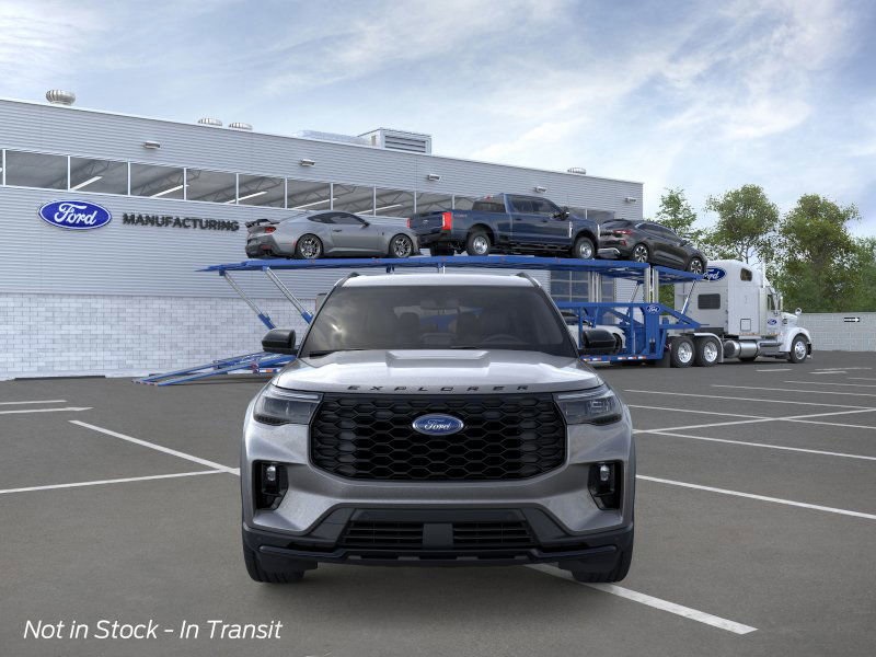 2026 Ford Explorer ST-Line photo 2