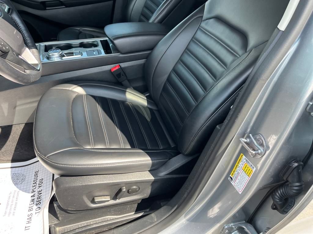2024 Ford Edge SEL photo 17