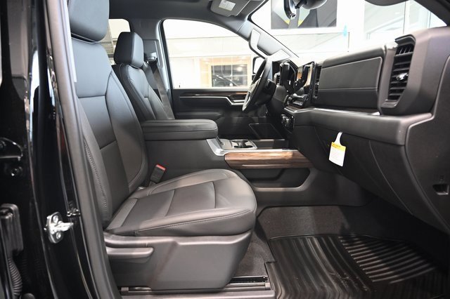 2025 Chevrolet Silverado 2500HD LT photo 7