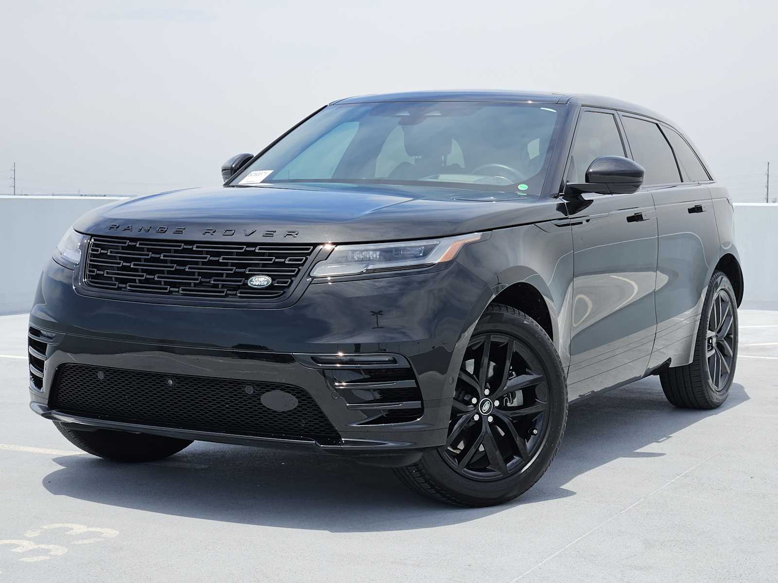 2025 Land Rover Range Rover Velar Dynamic SE