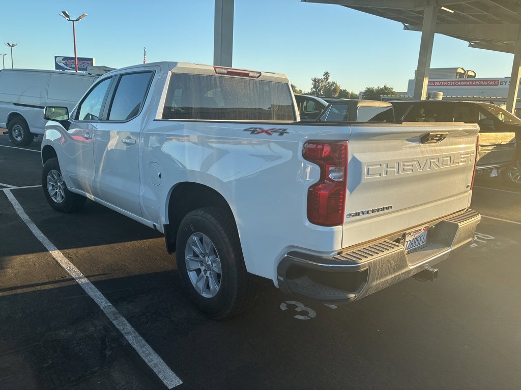 2025 Chevrolet Silverado 1500 LT photo 3