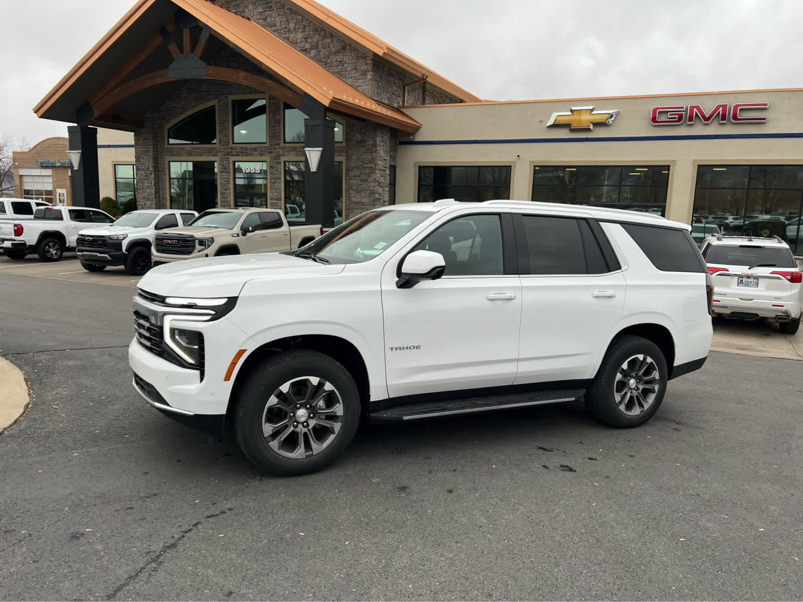 2026 Chevrolet Tahoe LS's photo