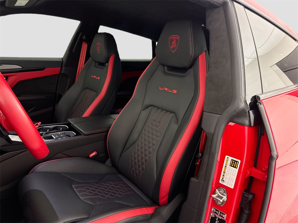 2024 Lamborghini Urus S photo 22