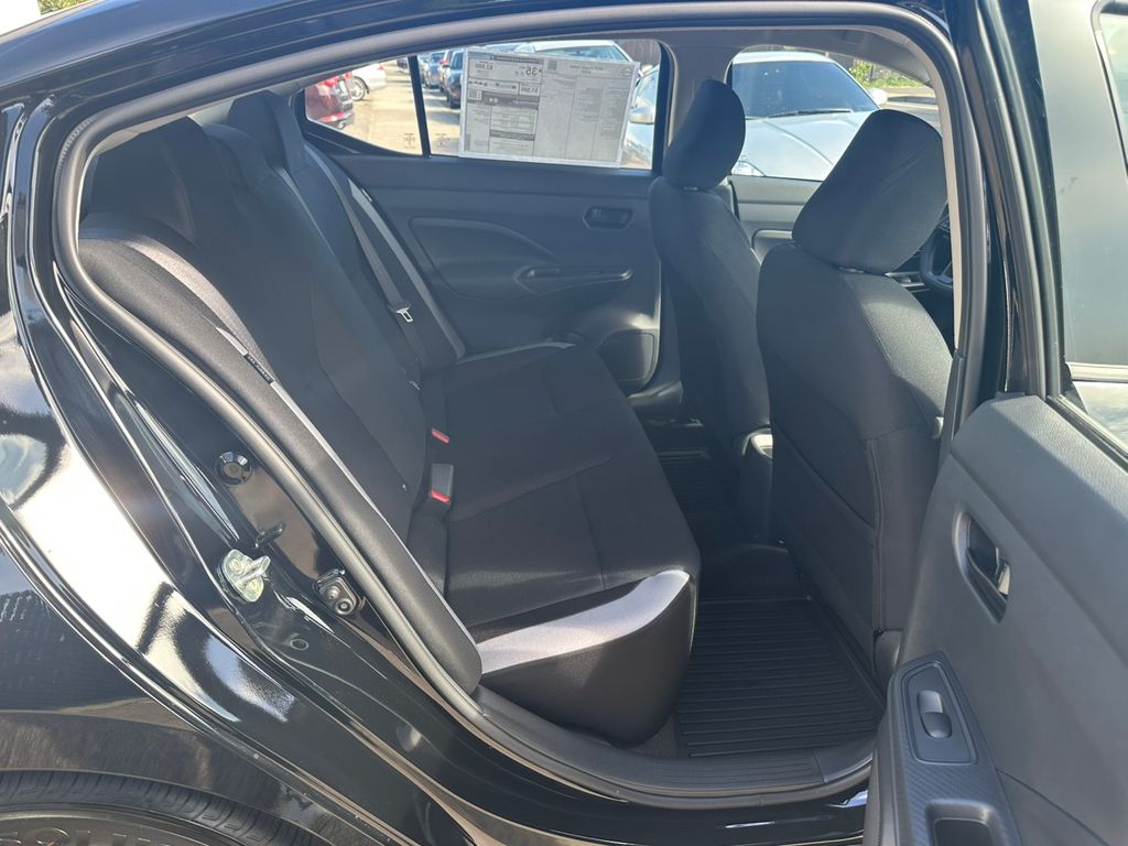 2025 Nissan Versa 1.6 S photo 24