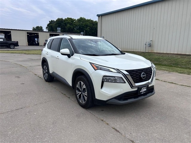 2023 Nissan Rogue SV's photo