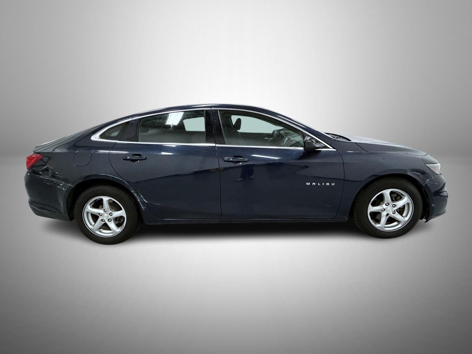 2016 Chevrolet Malibu LS photo 4