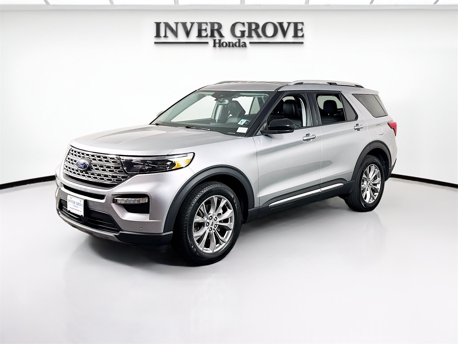 2023 Ford Explorer Limited's photo