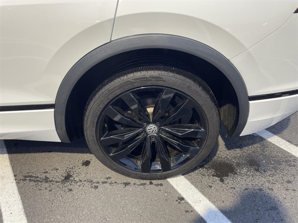 2021 Volkswagen Tiguan SE R-Line Black photo 8