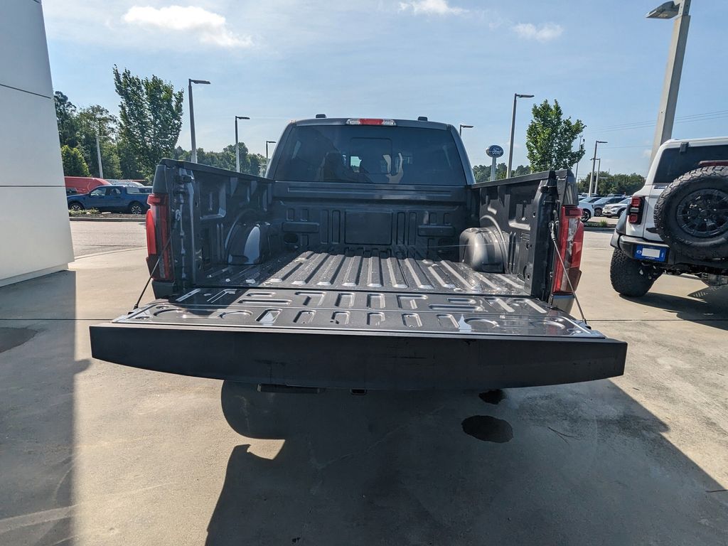 2025 Ford F-150 Lariat photo 12