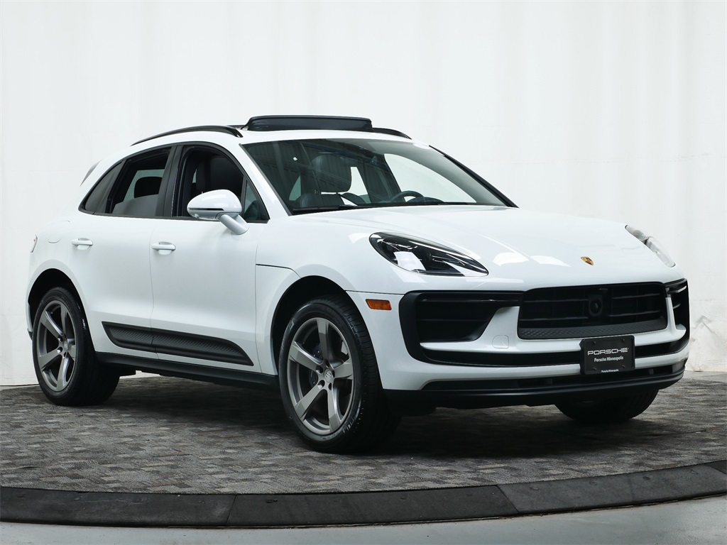 2024 Porsche Macan photo 8
