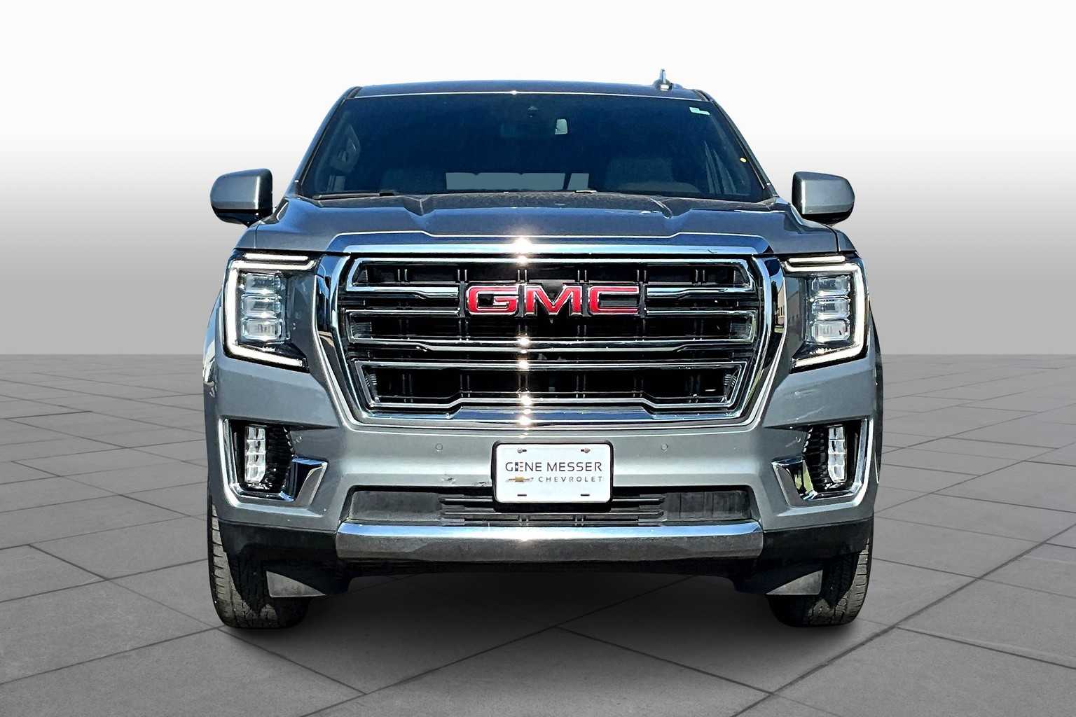 2023 Gmc Yukon XL SLT photo 3