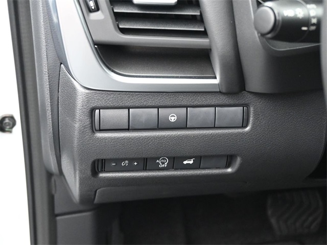 2026 Nissan Rogue SV photo 13