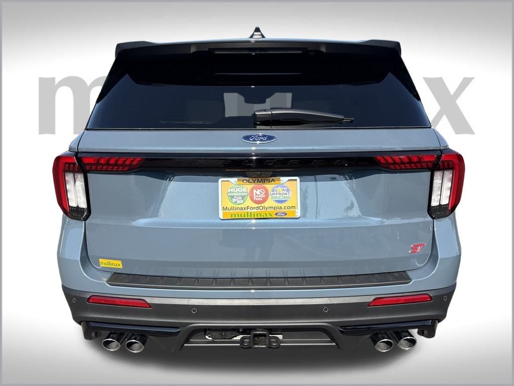 2025 Ford Explorer ST photo 4