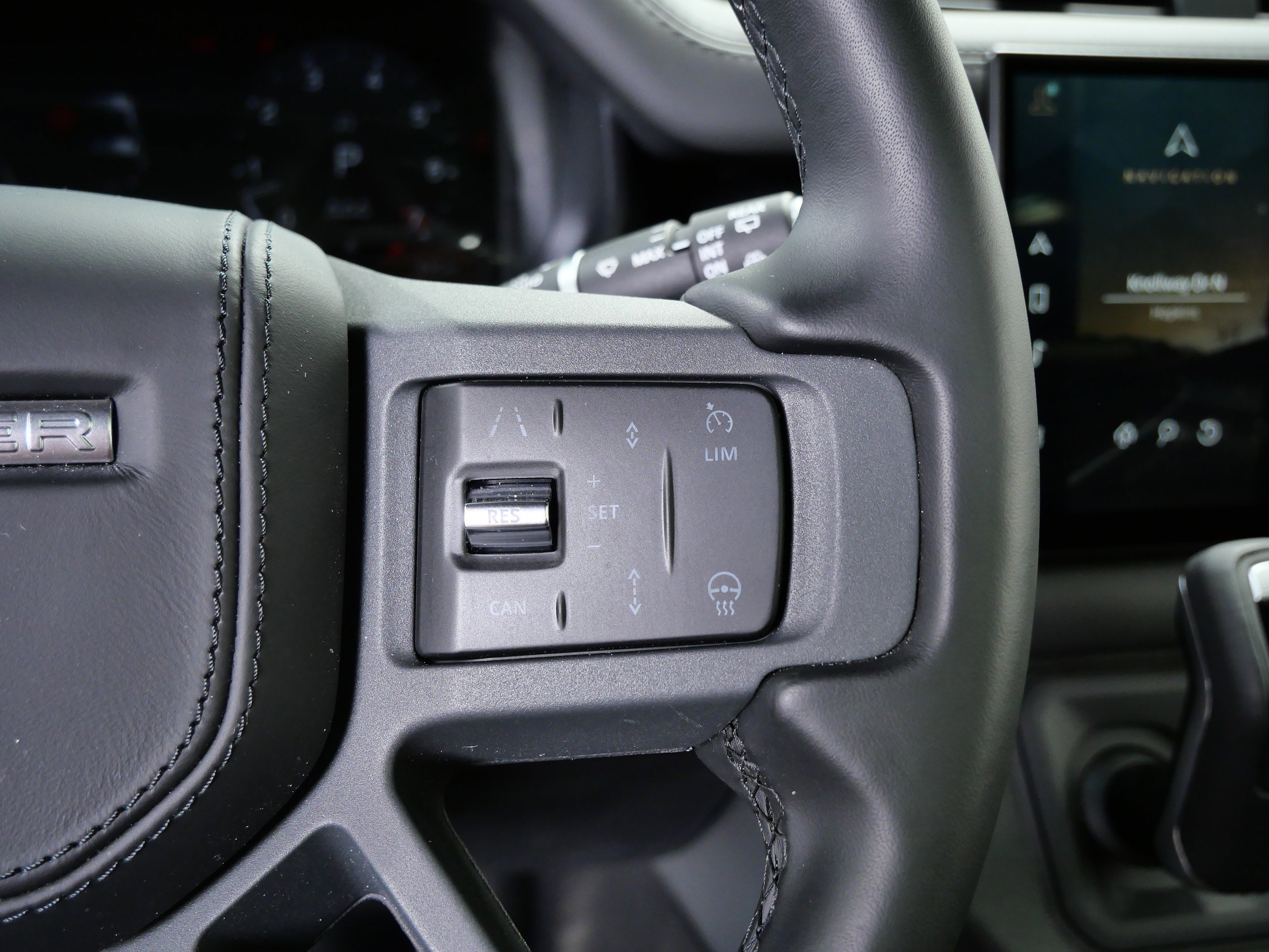 2023 Land Rover Defender 90 X photo 24