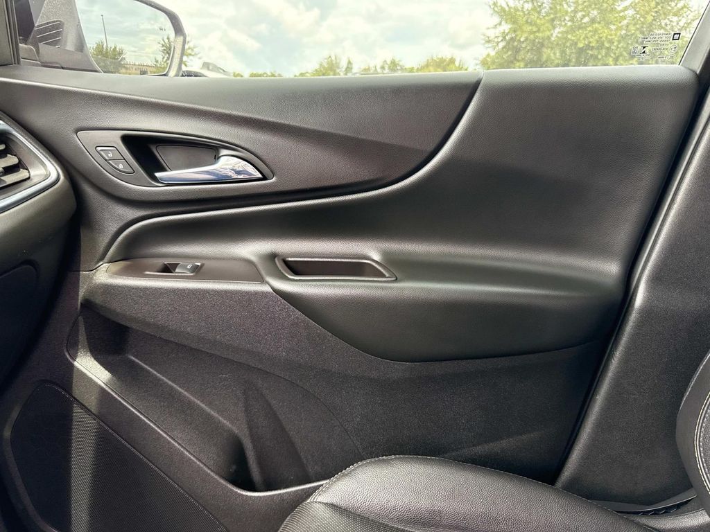 2021 Chevrolet Equinox LT photo 22