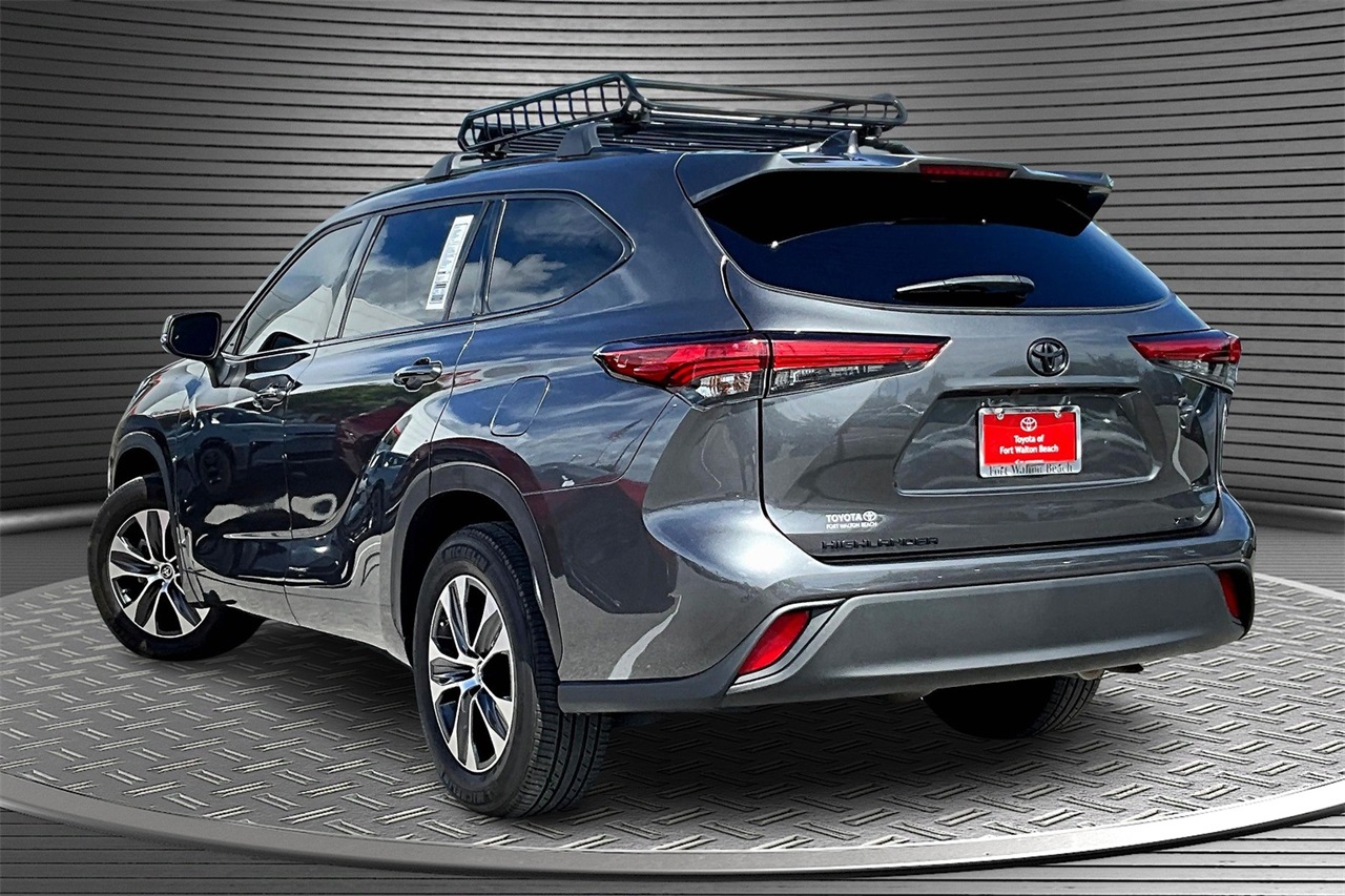 2022 Toyota Highlander XLE photo 4