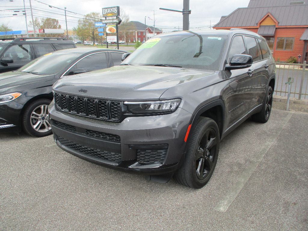 2023 Jeep Grand Cherokee Altitude photo 3