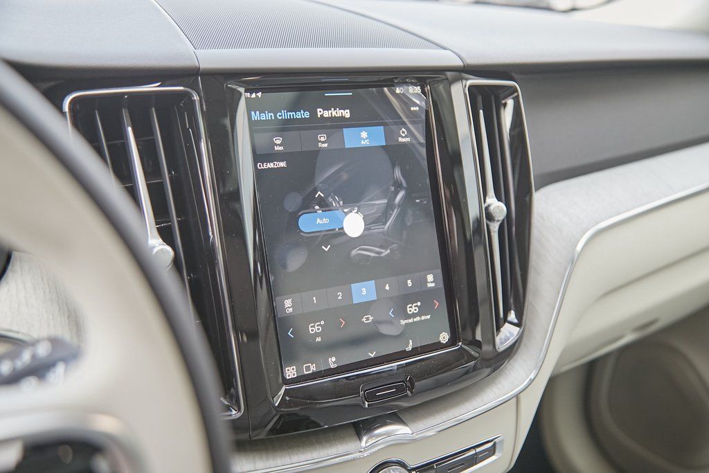 2025 VOLVO XC60 - Image 14