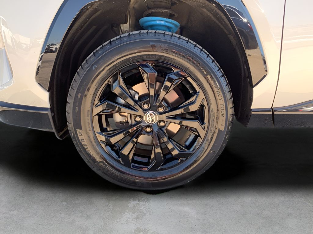 2022 Toyota RAV4 Hybrid XSE photo 27